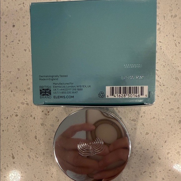 ELEMIS Pro-Collagen Marine Cream SPF 30 - Silver and Blue Packaging exp 2027 - Picture 2 of 4